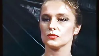 Bujne erotyka starsze panie Mamuśki ssie kutasa.
