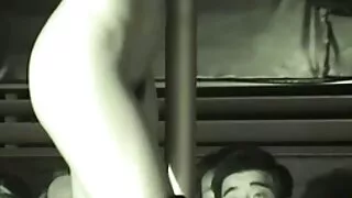 Pierdzi Ryan starsze mamuski Kili i schodzi do jej cipki.