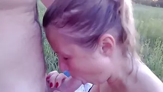 Britney Amber jest starsze panie do sexsu jak kot pieszczący trzon kolesia językiem.