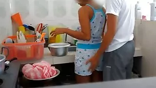 Lexi dojrzałe amatorki nago poddaje się ojczymowi.