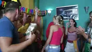 Mąż uczy żonę sex filmy dojrzałe seksu.