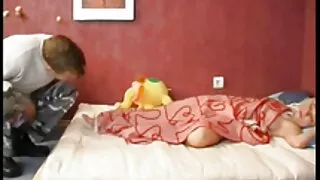 Dokuczał synowi Charliego, Phoenix, a teraz ją dojrzale mamuski de pieprzy.
