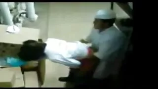 Kochankowie namiętnie uprawiają seks sex dojrzale mamy w chacie.