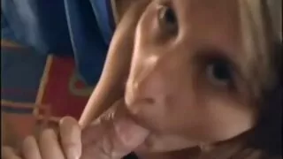 Blondynka i ruda pieprzy się z sex dojrzalych kobiet pryszczatym.