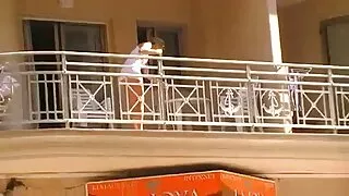 Spacer po nagie dojrzałe amatorki lesie zakończył się seksem.