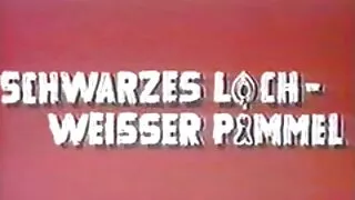Facet darmowe kamerki dojrzale przeleciał młodą uczennicę w tyłek.