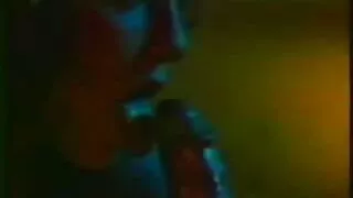 Mamuśka ssie kutasa sąsiada w sex z dojrzala mamuska kuchni.